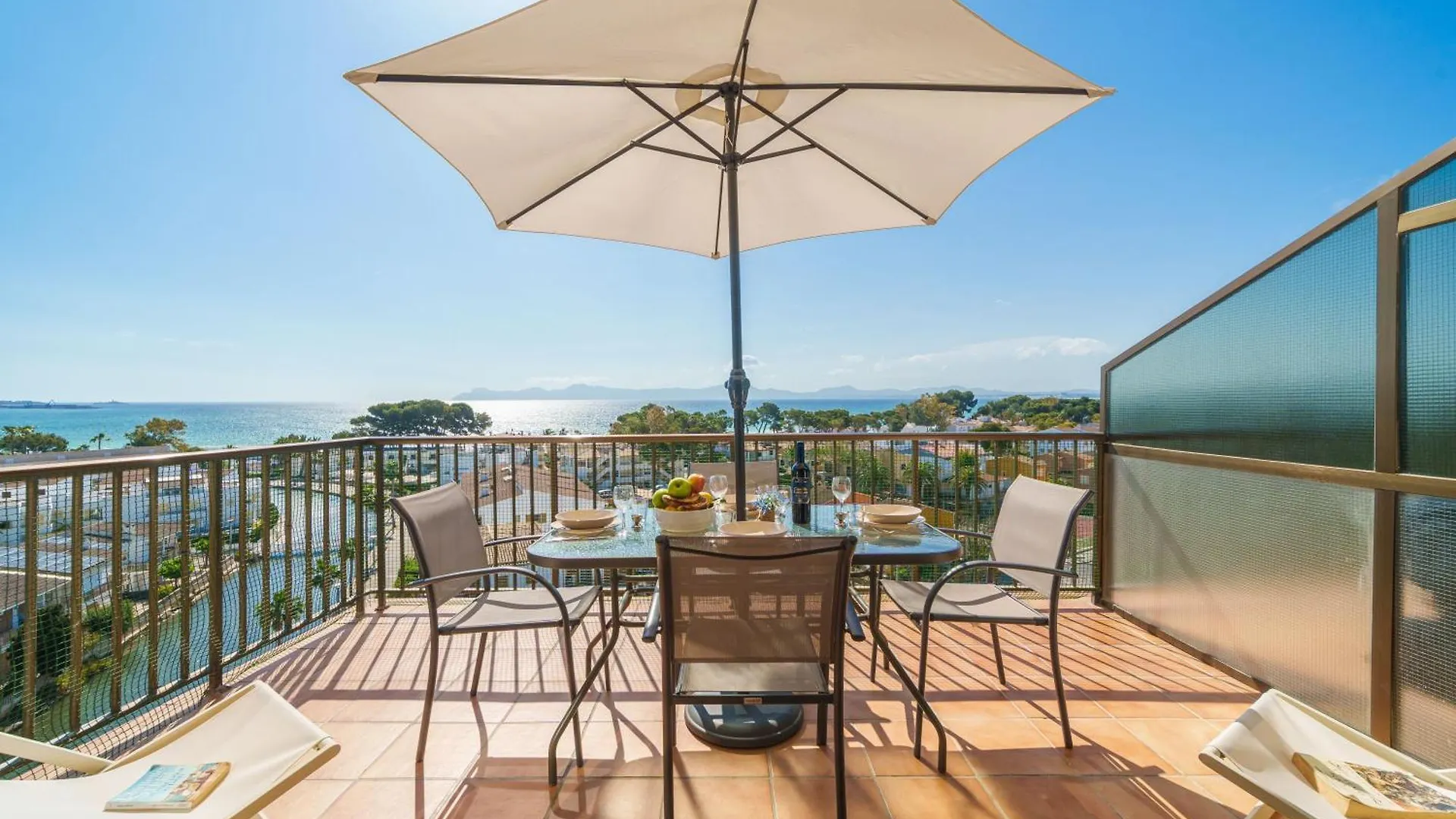 Apartment The Shell Ii, Beach Views And Pool Alcúdia