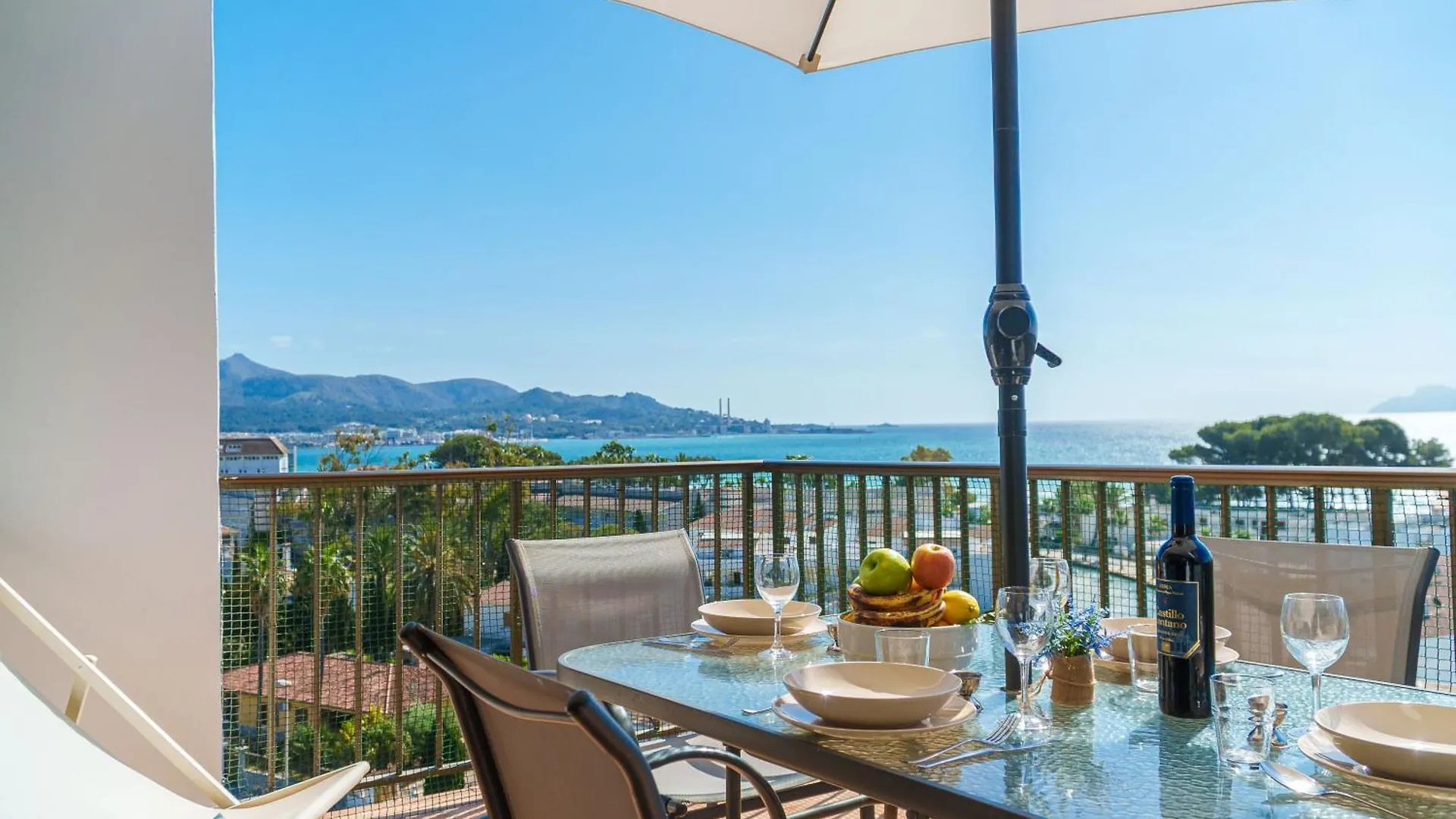Apartment The Shell Ii, Beach Views And Pool Alcúdia